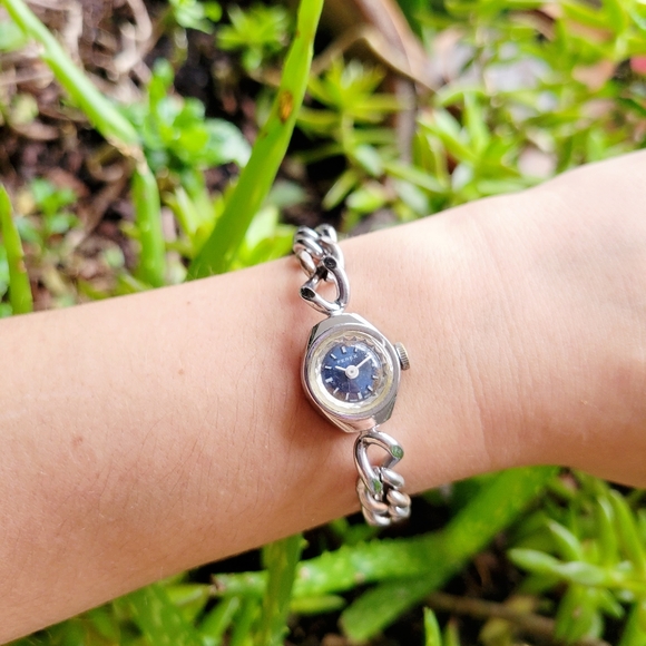 Vintage Ferex Dainty Silver & Navy Classic Chain Watch - Picture 8 of 10